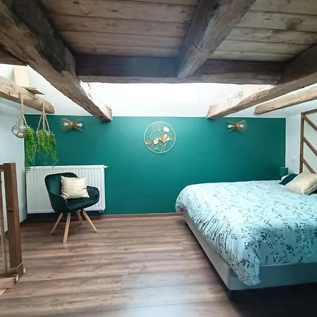 Appartement Independant La Tour Des Tuileries Aydoilles Buitenkant foto